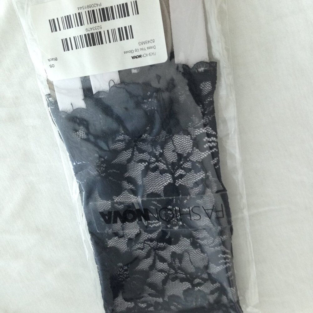 5/ $15 ***** Fashion Nova Dress You Up Gloves, Black Lace, New